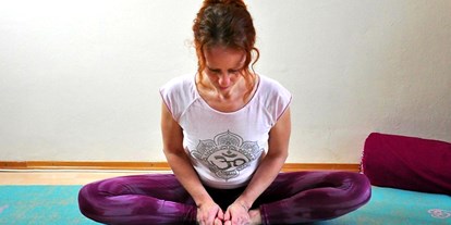 Yogakurs - geeignet für: Schwangere - Germering - Hatha Yoga mit Rebekka - Rebekka Barsekow: Yoga und Malas