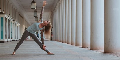 Yogakurs - Art der Yogakurse: Offene Kurse (Einstieg jederzeit möglich) - Feldatal - Christina Stiglmeier / Frei.Sein Mentoring