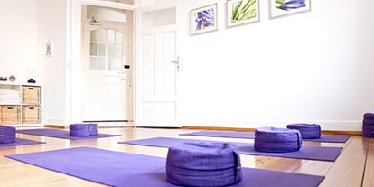 Yogakurs - Kurse für bestimmte Zielgruppen: Kurse nur für Frauen - Hessen - Yoga Atelier - Sonja Thomas