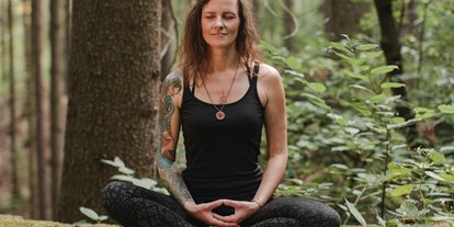 Yogakurs - Zertifizierung: 500 UE YVO - Wenn wir uns mit der Natur verbinden, verbinden wir uns auch (wieder) mit unserer eigenen Natur. - Sanfte Kriegerin - Yvonne Sanders