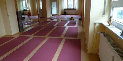 Yogakurs - Kurse mit Förderung durch Krankenkassen - Kaiserslautern (Landkreis Kaiserslautern, Kaiserslautern, kreisfreie Stadt) - Übungsraum - Yoga und Ergotherapie Centrum Cafuk