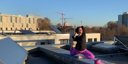 Yogakurs - Ambiente: Kleine Räumlichkeiten - Berlin-Stadt Charlottenburg-Wilmersdorf - Yoga-Lehrerin | Kati Degenhardt Yoga | Moayoga Berlin