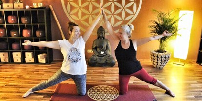 Yogakurs - vorhandenes Yogazubehör: Yogamatten - Eifel - Barbara & Lisa Rodermann/ Yogastudio Janardhan