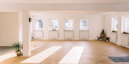 Yogakurs - Ausstattung: Umkleide - Pfaffenhofen an der Ilm - Yogastudio in der Türltorstraße 5, 85276 Pfaffenhofen/Ilm - Intensiv-Yoga
