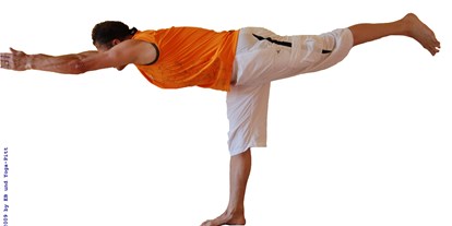 Yogakurs - Mitglied im Yoga-Verband: BdfY (Berufsverband der freien Yogalehrer und Yogatherapeuten e.V.) - Die Vergangenheit hinter sich lassen, in die Zukunft zeigen, fest im hier und jetzt stehen. - Anahata Yogastudio
