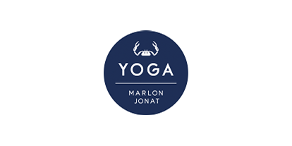 Yogakurs - vorhandenes Yogazubehör: Meditationshocker - Salzkotten - www.yoga-salzkotten.de - Marlon Jonat | yoga-salzkotten.de
