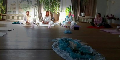 Yogakurs - Erfahrung im Unterrichten: > 5000 Yoga-Kurse - Oberbayern - Yoga-Together one