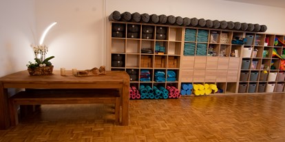 Yogakurs - Kurse für bestimmte Zielgruppen: Kurse für Unternehmen - Aachen - Material - Together Yoga & Zumba Studio