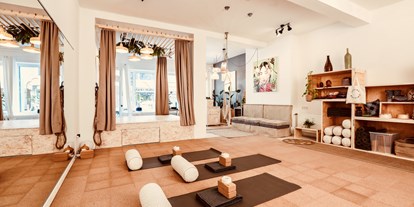 Yogakurs - vorhandenes Yogazubehör: Yogagurte - Düsseldorf Stadtbezirk 1 - Yoga Homebase