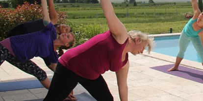 Yogakurs - Art der Yogakurse: Geschlossene Kurse (kein späterer Einstieg möglich) - Katzelsdorf (Katzelsdorf) - Yoga am See - Claudia Nila Vogt - TheBodyMindSchool