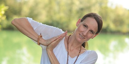 Yogakurs - Kurse für bestimmte Zielgruppen: Rückbildungskurse (Postnatal) - Landshut (Kreisfreie Stadt Landshut) - Sabine Fronauer - Lotus Yoga Landshut