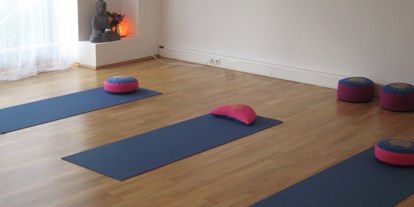 Yogakurs - Kurssprache: Deutsch - Frankfurt am Main - Lotusblume Yoga & Ayurveda