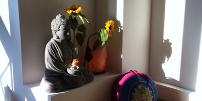 Yogakurs - Kurse mit Förderung durch Krankenkassen - Hessen Süd - Lotusblume Yoga & Ayurveda