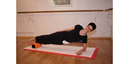 Yogakurs - Erreichbarkeit: sehr gute Anbindung - Erzgebirge - Sidebend I. V. m. Stütz und Faszienarbeit - Pilates-Yoga-Chemnitz