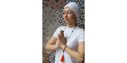 Yogakurs - Kurssprache: Englisch - Brandenburg Nord - Kundalini Yoga mit Eva