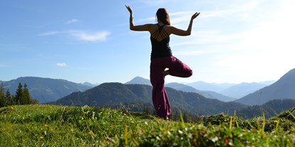 Yogakurs - Ambiente: Spirituell - Bayern - Yoga Urlaub und Yoga Retreats im Chiemgau, am Chiemsee, in Tirol, an traumhaften Orten Entspannung und Kraft tanken

Yoga Retreat Kalender auf www.yogamitinka.de/events - Yoga mit Inka