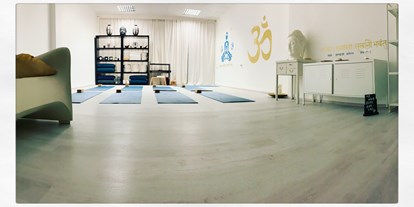 Yogakurs - vorhandenes Yogazubehör: Yogamatten - Magdeburg Buckau - Babette Wilke/ LoveYOGA