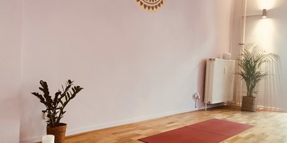 Yogakurs - geeignet für: Dickere Menschen - Berlin-Stadt Bezirk Friedrichshain-Kreuzberg - YogaCircle Berlin Akademie