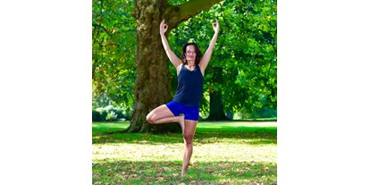 Yogakurs - Kurssprache: Italienisch - Bochum - Kirsten Zenker - Yoga Lehrerin im Ruhrgebiet - Kirsten Zenker - farbenfroh yoga