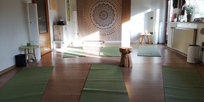 Yogakurs - vorhandenes Yogazubehör: Decken - Niedersachsen - Sonnenliebe-Yoga Kirsten Weihe