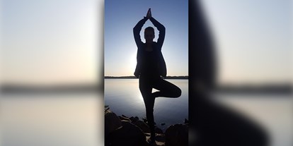 Yogakurs - Yoga-Inhalte: Asanas - Yoga in der Natur - was kann es Schöneres geben!  - Online Trainer Lizenz - Ausbildung zum/r Yogalehrer/in