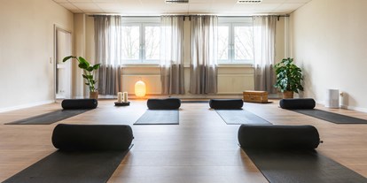 Yogakurs - vorhandenes Yogazubehör: Yogamatten - Hessen Süd - STUDIO 85