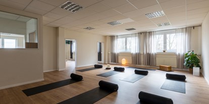 Yogakurs - Mitglied im Yoga-Verband: BDYoga (Berufsverband der Yogalehrenden in Deutschland e.V.) - Hessen Süd - STUDIO 85