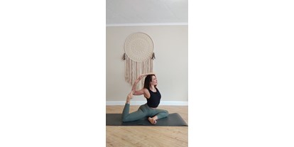 Yoga course - vorhandenes Yogazubehör: Sitz- / Meditationskissen - Hamburg - Meridian - Personal Yoga Trainer
