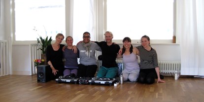 Yogakurs - Kurse für bestimmte Zielgruppen: Kurse für Unternehmen - Karlsruhe Innenstadt-Ost - yogakula - Zentrum für Yoga und Integrale Physiotherapie