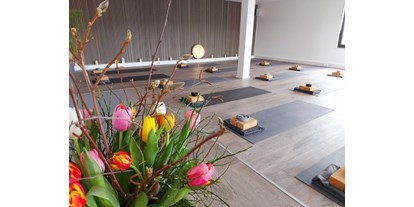 Yogakurs - spezielle Yogaangebote: Yogatherapie - Hessen - Kursraum - Physio Yoga Loft Melanie Schard