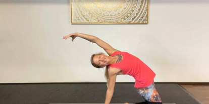 Yogakurs - vorhandenes Yogazubehör: Yogagurte - Neubeuern - Deine Yogalehrerin und Inhaberin Yogaflow Rosenheim: Lucie Szymczak  - Yogaflow Rosenheim