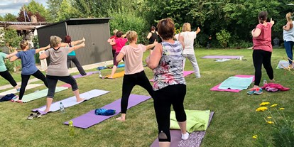 Yogakurs - Mitglied im Yoga-Verband: 3HO (3HO Foundation) - Hessen Süd - Bei schönem Wetter Outdooryoga für Frauen in Pfungstadt bei Darmstadt - Beate Ihrig / Pause vom Alltag