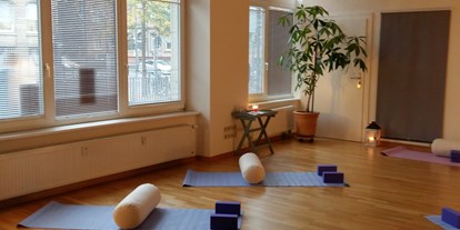 Yogakurs - geeignet für: Fortgeschrittene - Heidelberg - Schöner Kursraum Yoga, Pilates & Entspannung Heidelberg - YOGA | PILATES |  ENTSPANNUNG - Gesundheitsweg in Heidelberg