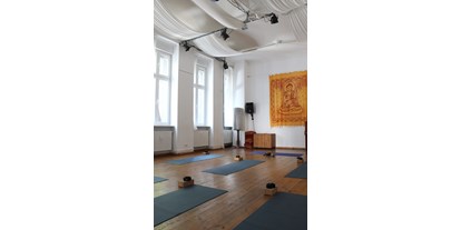 Yogakurs - vorhandenes Yogazubehör: Yogagurte - Berlin-Stadt Tiergarten - Subtle Strength Yoga