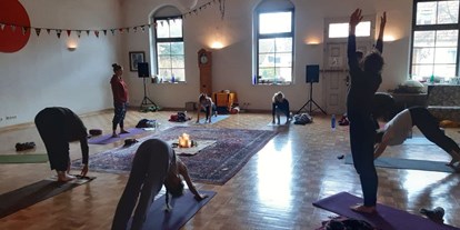 Yogakurs - vorhandenes Yogazubehör: Yogablöcke - Berlin-Stadt Neukölln - Subtle Strength Yoga