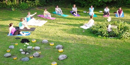 Yogakurs - spezielle Yogaangebote: Yogatherapie - Bayern - https://scontent.xx.fbcdn.net/hphotos-frc1/t31.0-0/q86/p180x540/1913305_545273012255619_268107571_o.jpg - Yogaschule & Energiezentrum Mathilde Voglreiter