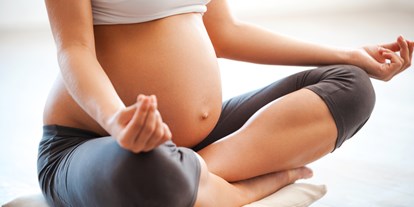 Yogakurs - Kurse für bestimmte Zielgruppen: Kurse für Schwangere (Pränatal) - Berglen - Yoga in der Schwangerschaft - Hatha Yoga in der Schwangerschaft mit Klangschalen