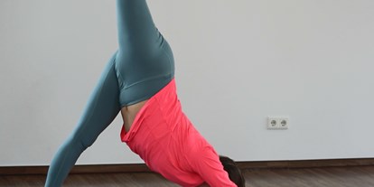 Yogakurs - Ausstattung: Umkleide - Rheinland-Pfalz - Yoga in Joy Schule für Hatha Yoga, Yin Yoga, Vinyasa, Kinderyoga, Teensyoga, Rückenkurs