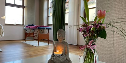 Yogakurs - spezielle Yogaangebote: Pranayamakurse - Ingolstadt - Ayurvedische Abhyanga Massagen - YOGA freiraum