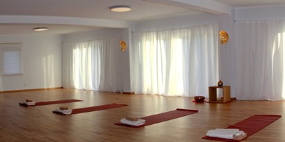 Yogakurs - Yogastil: Anderes - Brandenburg - ein Teil des Yogaraums - Dr.Brigitte Schwalbe Yogahaus Dreilinden Kleinmachnow liberayo