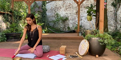 Yoga course - vorhandenes Yogazubehör: Sitz- / Meditationskissen - Yin Yoga & Klang - Spirit.Moon.Yoga