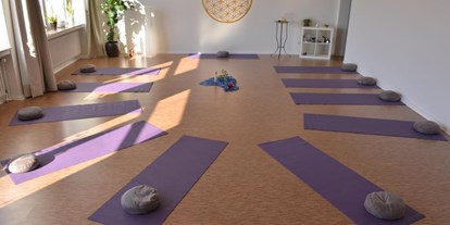 Yogakurs - geeignet für: Schwangere - Franken - Kundalini Yoga für Anfänger und Fortgeschrittene, Yogareisen, Workshops & Ausbildungen