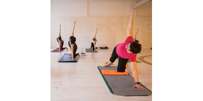 Yogakurs - vorhandenes Yogazubehör: Yogablöcke - Sachsen - Yoga bei HANSinForm - Nadine Hans