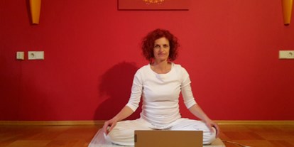 Yogakurs - spezielle Yogaangebote: Yogatherapie - Ludwigsburg - Kundalini Yoga mit Antje Kuwert - Bietigheim-Bissingen (Rommelmühle)