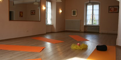Yogakurs - Erreichbarkeit: gut mit dem Bus - Saarland - Annika Finkler , Yoga-Lehrerin BDY/EYU