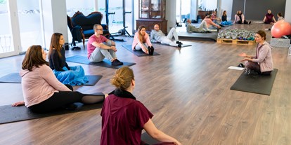 Yogakurs - vorhandenes Yogazubehör: Decken - Mannheim Quadrate - Entspannt ins neue Jahr