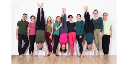 Yogakurs - Zertifizierung: 500 UE Yoga Alliance (AYA) - Mattenplatz - Dein Yogadinx Eilbek