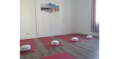 Yogakurs - vorhandenes Yogazubehör: Yogamatten - Bad Nauheim - Yogaraum nahe Stadtzentrum von Bad Nauheim für bis zu sechs Personen.  - Yoga für Ungeübte und Geübte