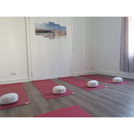 Yoga: Yogaraum nahe Stadtzentrum von Bad Nauheim für bis zu sechs Personen.  - Yoga für Ungeübte und Geübte