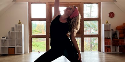 Yogakurs - Art der Yogakurse: Geschlossene Kurse (kein späterer Einstieg möglich) - Bleckede - Donata von Griesheim Yoga